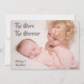 Hoe meer de vrolijkere nieuwe baby feestdagenkaart (Voorkant)