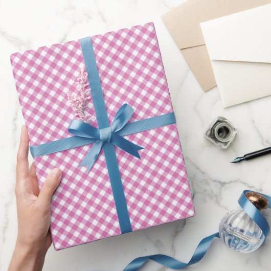 Hoekige Roze en Witte Gingham Cadeaupapier (Geschenken)
