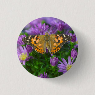 Hoekvleugelvlinder op cone bloem ronde button 3,2 cm