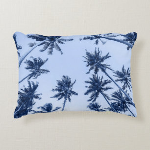 Hoge palmbomen, heldere blauwe lucht. accent kussen