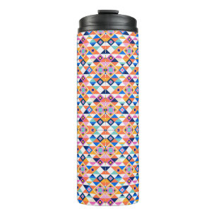 Hoge waterfles met een levendig geometrisch patroo thermosbeker