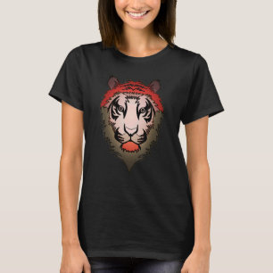 Hogere kop grote katten roofdier met wil t-shirt