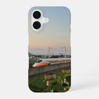 Hogesnelheidstrein bij zonsondergang: modern spoor iPhone 16 hoesje