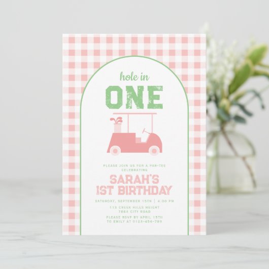 Hole in One Par Tee Girls 1st Birthday Invitation (Debout devant)