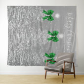 Holiday Backdrop Silver Christmas Trees Green Bows Wandkleed (In Situ (horizontaal))