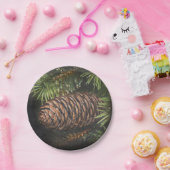 Holiday Chalk Drawn Pinecone en Pine Needles Papieren Bordje (Feest)