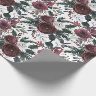 Holiday Floral Burgundy Rozen Green Pine en Holly Cadeaupapier