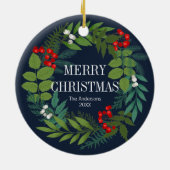 Holly and Greenery Merry Kerstfeestdag Keramisch Ornament (Achterkant)