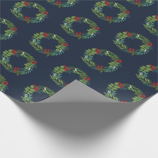 Holly and Greenery Wreath Merry kerstavond Cadeaupapier (Hoek)