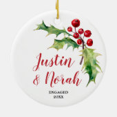 Holly Berries Greenery Personalized Engaged Couple Keramisch Ornament (Achterkant)