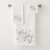 Holly Jolly AF | Glanzend Silver Faux Folie Script Bad Handdoek (Insitu)