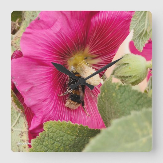 Hollyhock bumble abeille Carré Horloge murale (Recto)