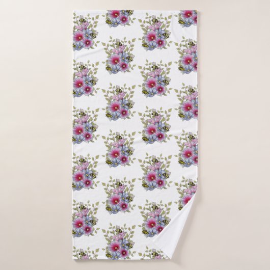 Hollyhocks et fleurs bleues avec bourdons (Serviette de bain)
