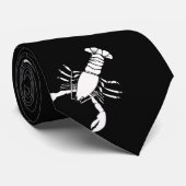 Homard blanc sur la cravate noire (Roulé)
