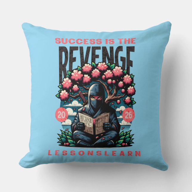 HOME SUCCESS REVENGE LESSONS LEARN THROW PILLOW  KUSSEN (Voorkant)