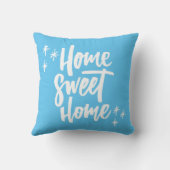 Home Sweet Home Blue met White Lettering Kussen (Achterkant)