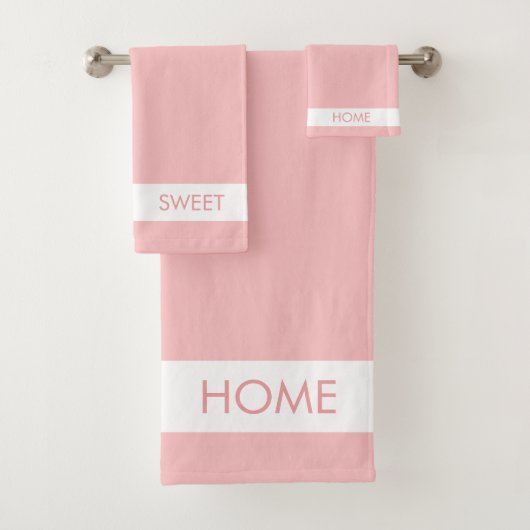 Home Sweet Home sur ensemble de serviettes de bain (En situation)