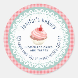 Homemade cupcakes en tappen met een gepoetseerd po ronde sticker