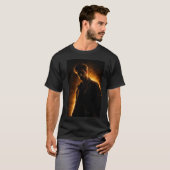 Homme avec t-shirt à lumière dorée (Devant entier)