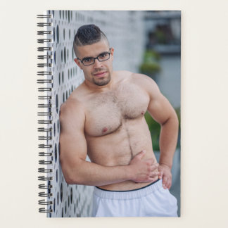 Homme chaud homme sexy musclé torse nu lunettes