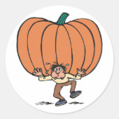 Homme Portant Un Grand Stickers Citrouille (Devant)