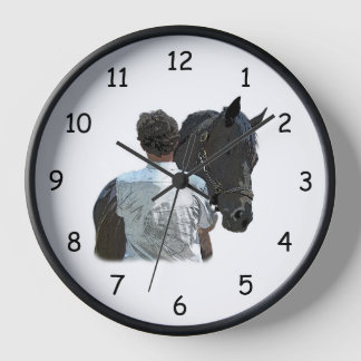 Homme tenant Cheval Horloge Légère Mur