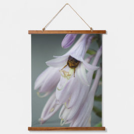 Hommel in Hosta Hangend Wandkleed