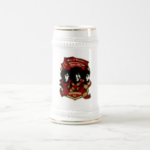 Hommes dans la tasse de bière d'écharpes