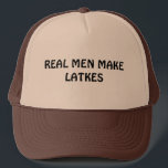 HOMMES DE CASQUETTE DE HANOUKKA LES VRAIS FONT DES<br><div class="desc">DONNEZ CE CASQUETTE JUIF DRÔLE COMME CADEAU DE HANOUKKA À UN VRAI HOMME À L'USAGE AVEC SA FIERTÉ JUIVE.</div>
