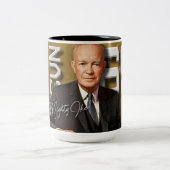 HOMONYME DE LA TASSE CVN-69 USS DWIGHT DAVID (Centre)