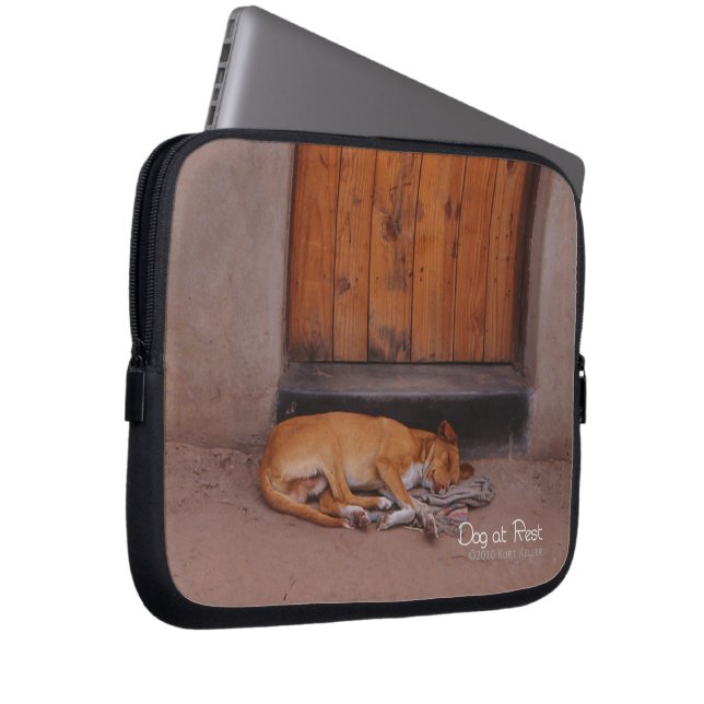 Hond bij Rest Laptop Sleeve (Voorkant Rechts)