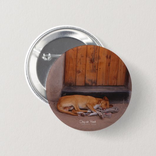 Hond bij Rest Ronde Button 5,7 Cm (Voorkant /achterkant)