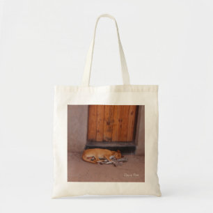 Hond bij Rest Tote Bag
