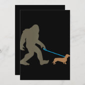 Hond Cadeau | Bigfoot Wandelende Dachshund Feestdagenkaart (Voorkant / Achterkant)