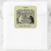 Hond en kat in de bibliotheek vierkante sticker (Tas)