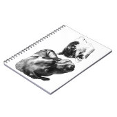 Hond en kat rusten samen monochroom Notitieboek (Linkerzijde)