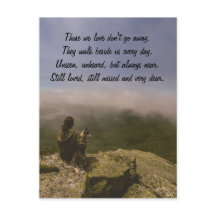 Hond en vrouw op een Rocky Bluff