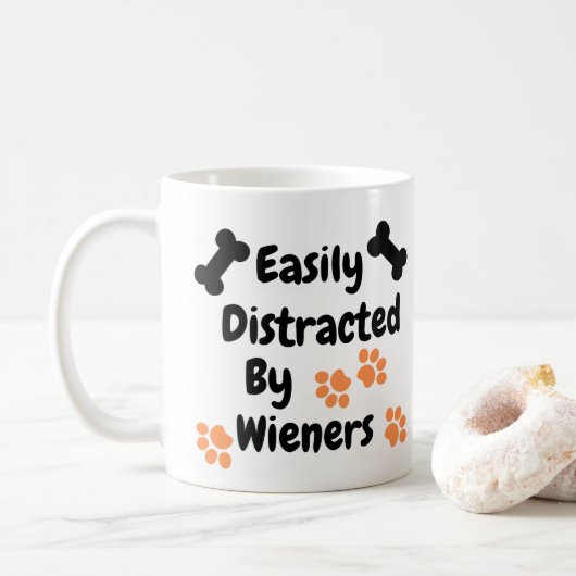 Hond gemakkelijk afgeleid door Wieners Koffiemok (Met donut)