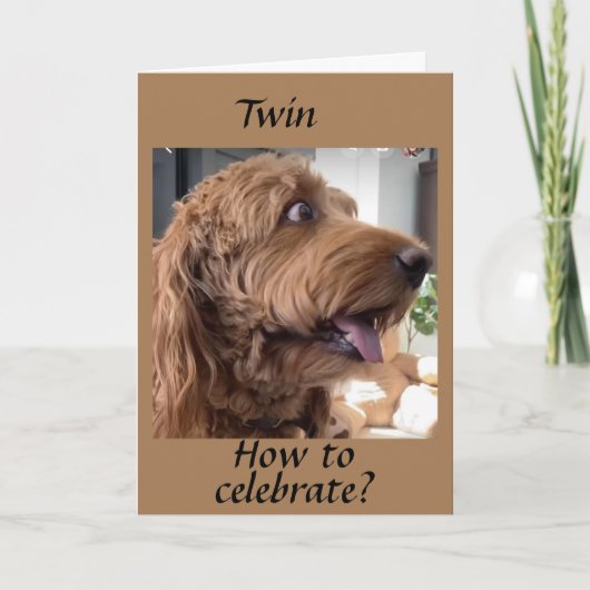HOND HEEFT **VERJAARDAG TWEELING** KAART GEBRUIKT (Voorkant)