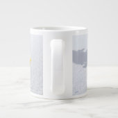 Hond met boom in sneeuw extra grote beker (Achterkant)