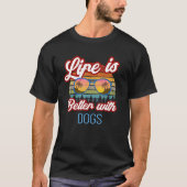 Hond retro zonsondergang leven is beter met honden t-shirt (Voorkant)