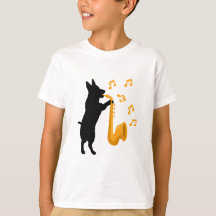 Hond speelt Jazz saxofoon Grappig ontwerp voor kin