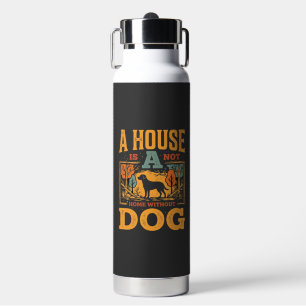 Hond thuis vintage huis waterfles
