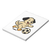 Hondje speelt voetbal notitieblok (Gedraaid)