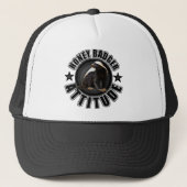 Honey Badger ATTITUDE - Rond design Trucker Pet (Voorkant)