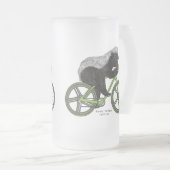 Honey Badger Cycling Funny Badass Bicycle Slogan Matglas Bierpul (Voorkant rechts)