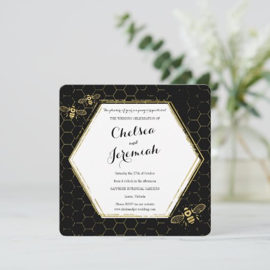 Honey Bee Black Gold Custom Wedding Invitation (Debout devant)