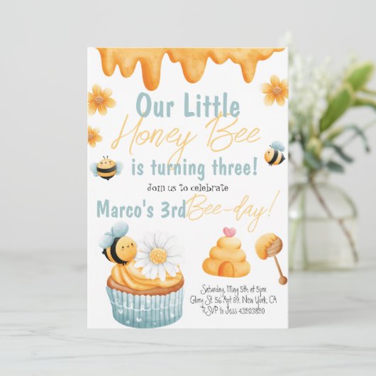 Honey Bee First Bee day Boy Birthday Invitation (Debout devant)