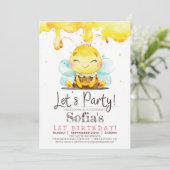 Honey Bee Girl Anniversaire Fête Invitation (Debout devant)