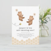 Honey Beer Tweeling Eerste Bij-dag Uitnodiging (Staand voorkant)